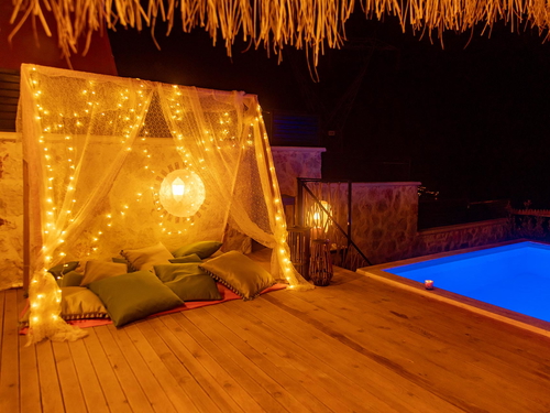  gece  -  Kasım
  | Kalkan Akbel’de Kısmi Deniz Manzaralı & Jakuzili Balayı Villası | Ücretsiz Kahvaltı ve Site Avantajlı Tatil Evi